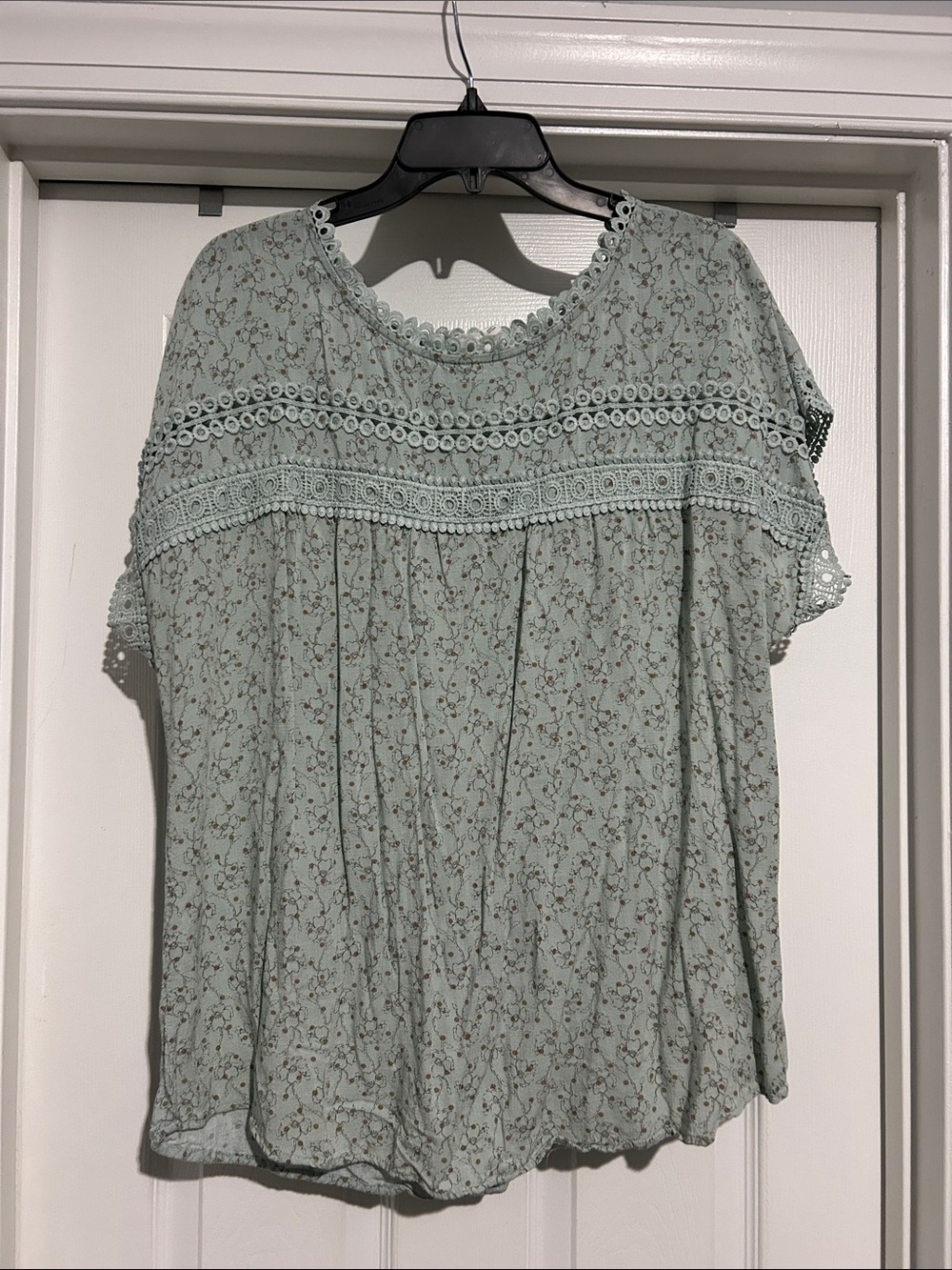 Womens Floral Crochet-Trim Blouse - Sage Green